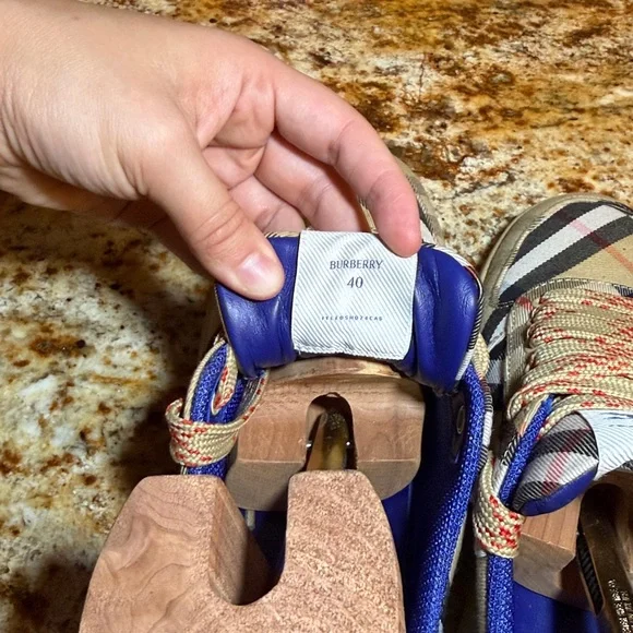 Burberry (unisex)
Terrace Check Low Top Sneakers - Picture 10 of 11